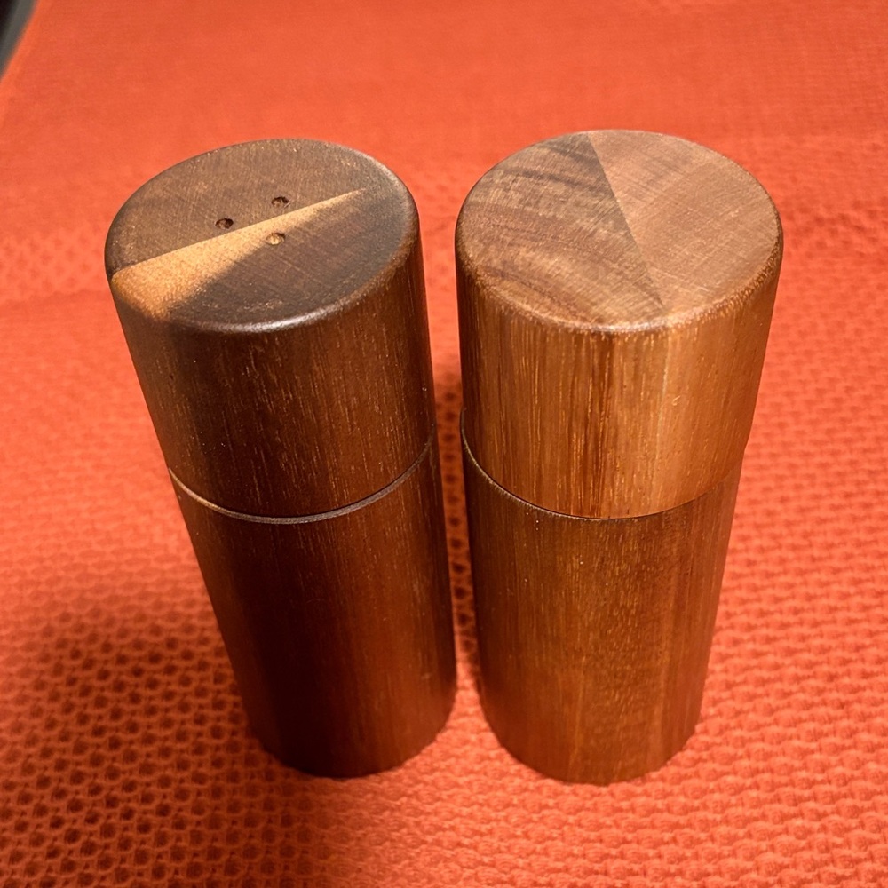 Gorgeous Acacia Wooden Salt Shaker and Pepper Grinder Set